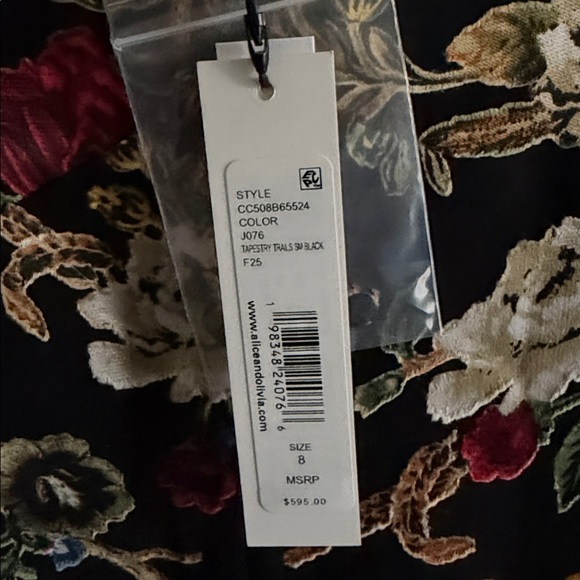 Alice + Olivia
Mona Floral Burnout
Long Sleeve Midi Dress ‼️‼️ - Picture 7 of 8